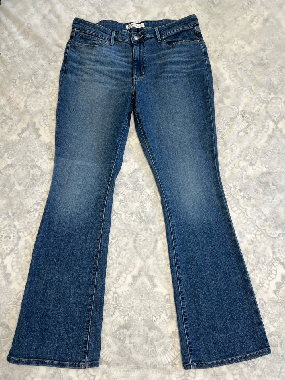 Levi Signature Gold Mid Rise Bootcut 32 x 32 Women's Sz 14M Jeans Country